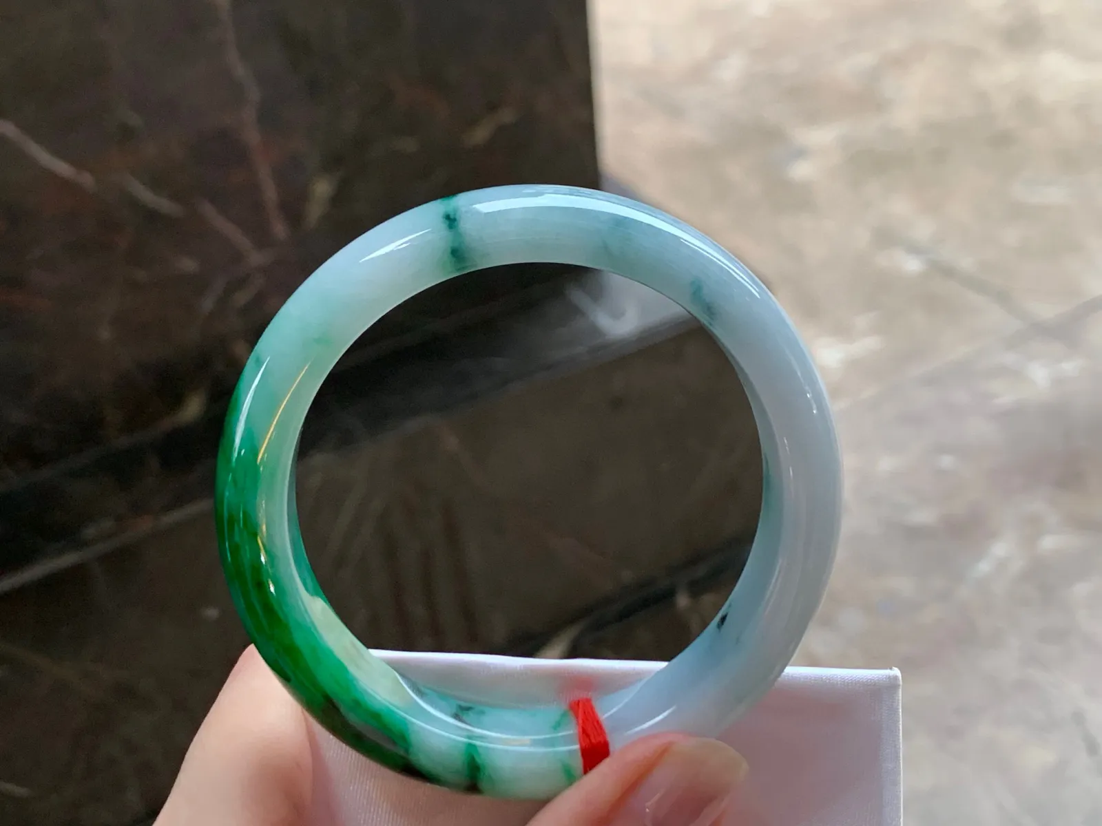 辣绿手镯
细腻独特 56.5/13.6/8.7mm