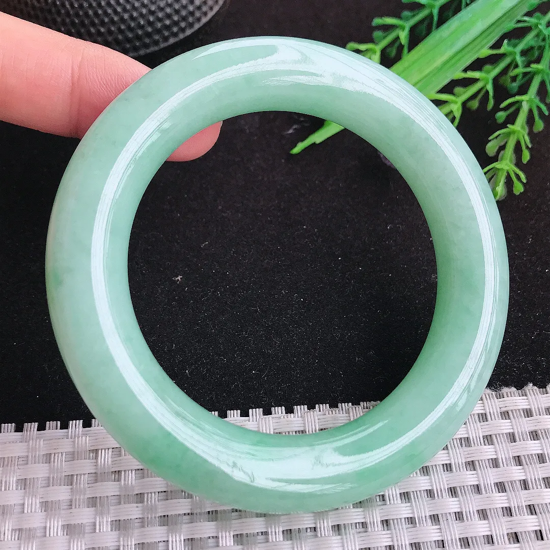 自然光56/12.3/12.4老坑精美温润苹果绿圆条手镯天然翡翠玉镯女款胖圆条