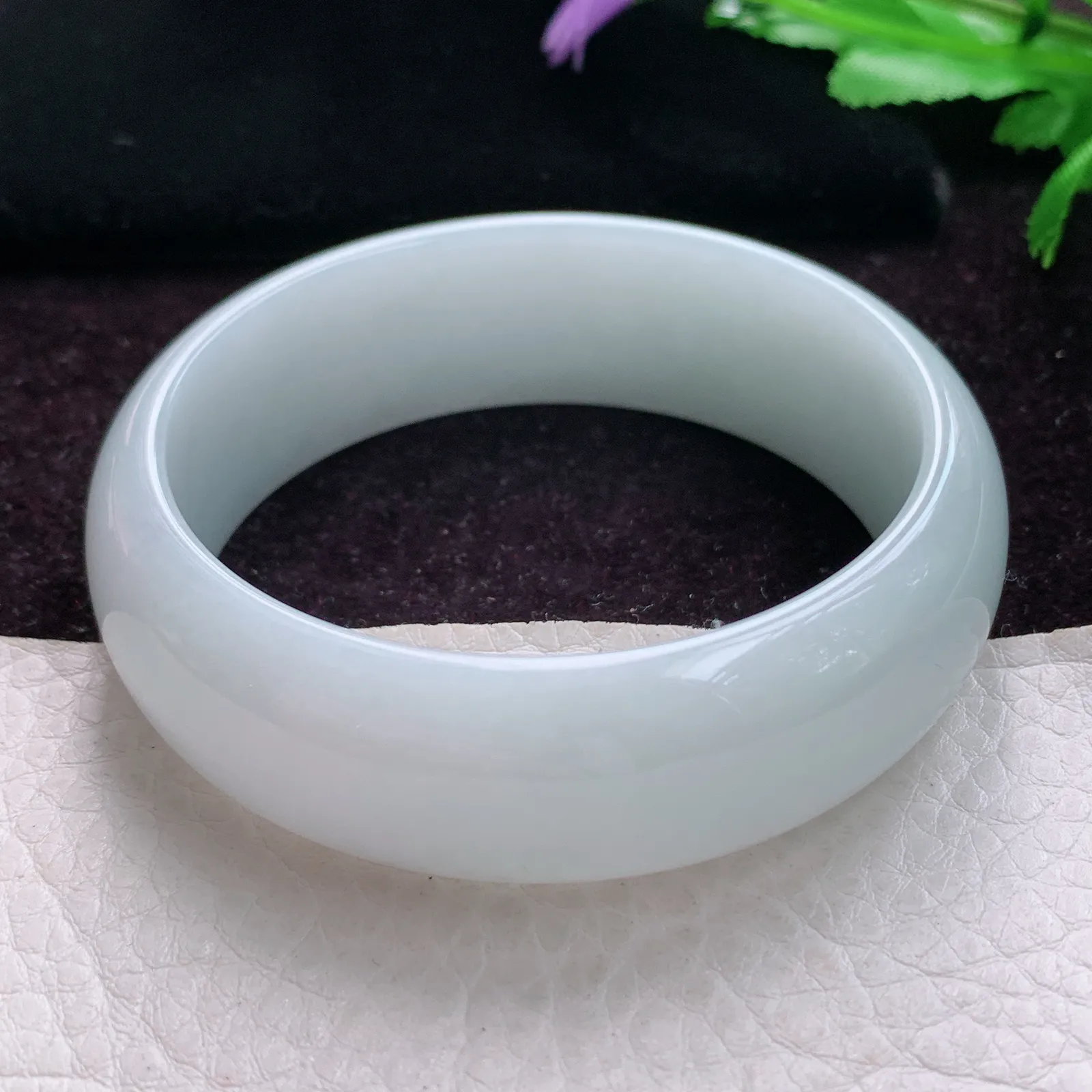 js实拍56*18.8*7轮胎镯 缅甸翡翠A货玉手镯淡雅宽边玉手环