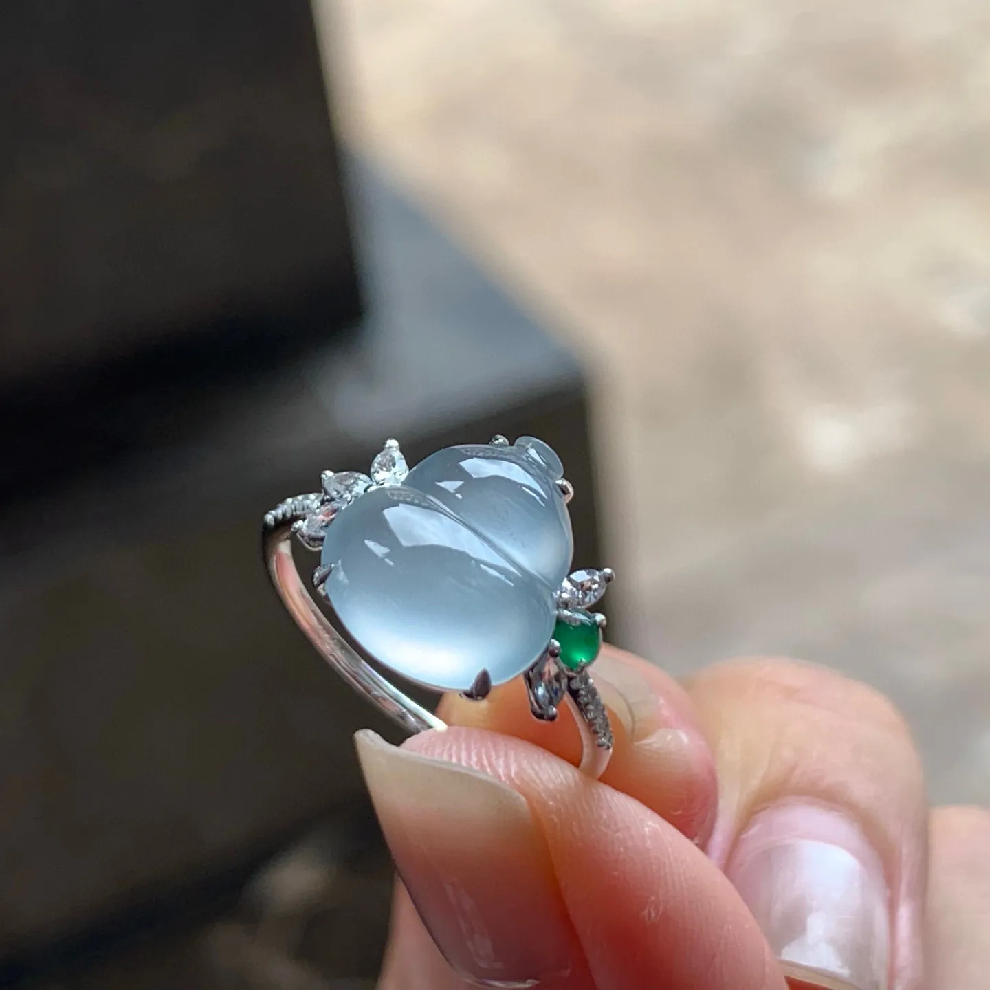高冰葫芦戒指
种老 真金镶嵌