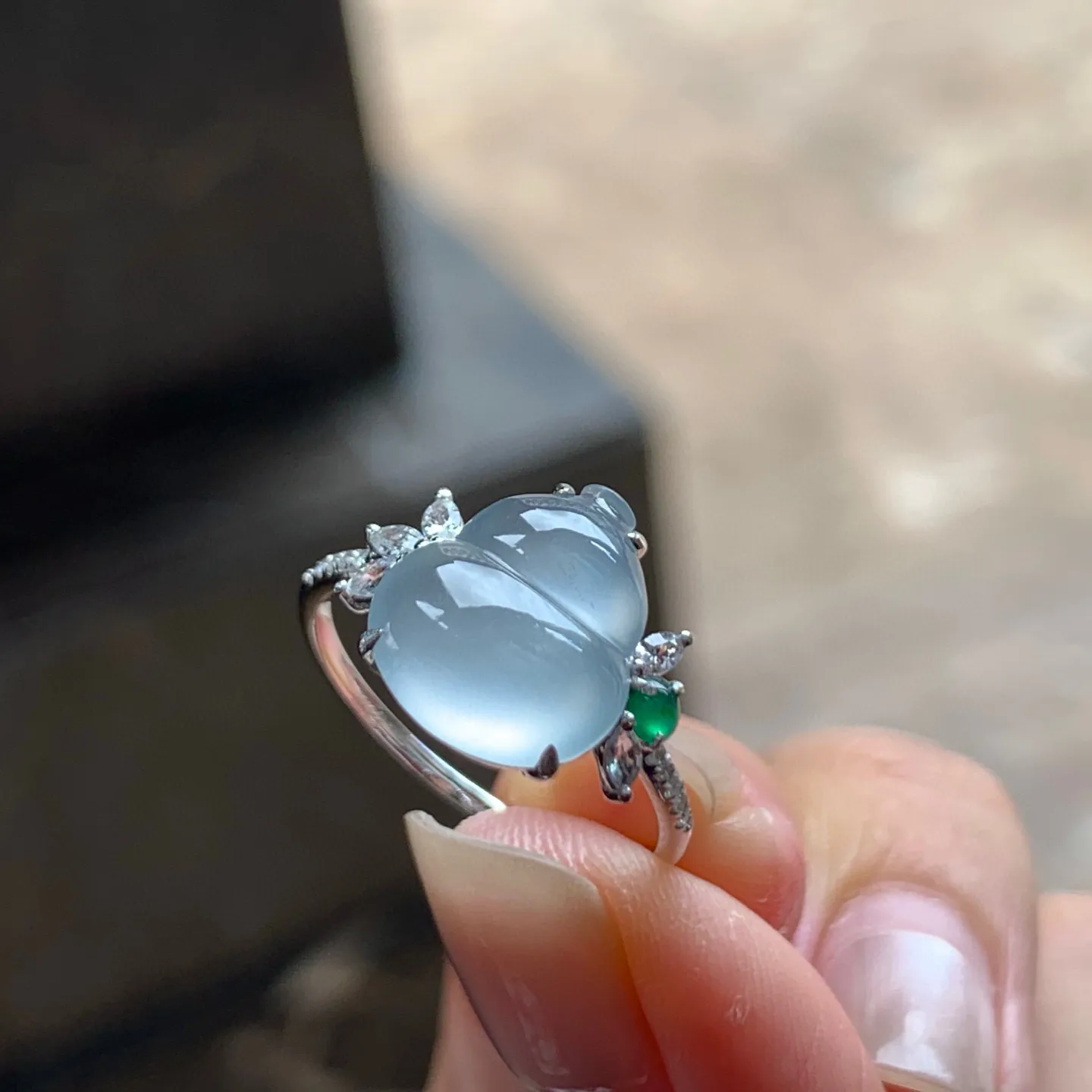 高冰葫芦戒指
种老 真金镶嵌