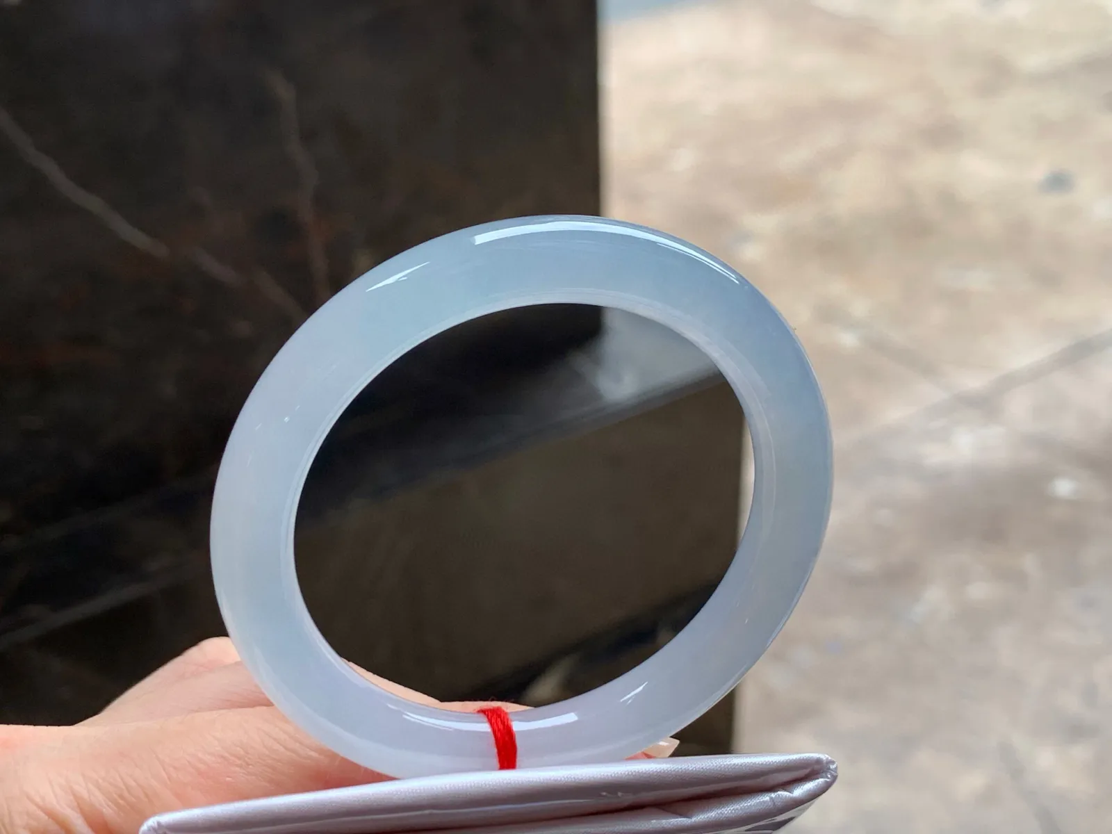 冰种细圆条手镯
种好水足 51.5/8.8mm