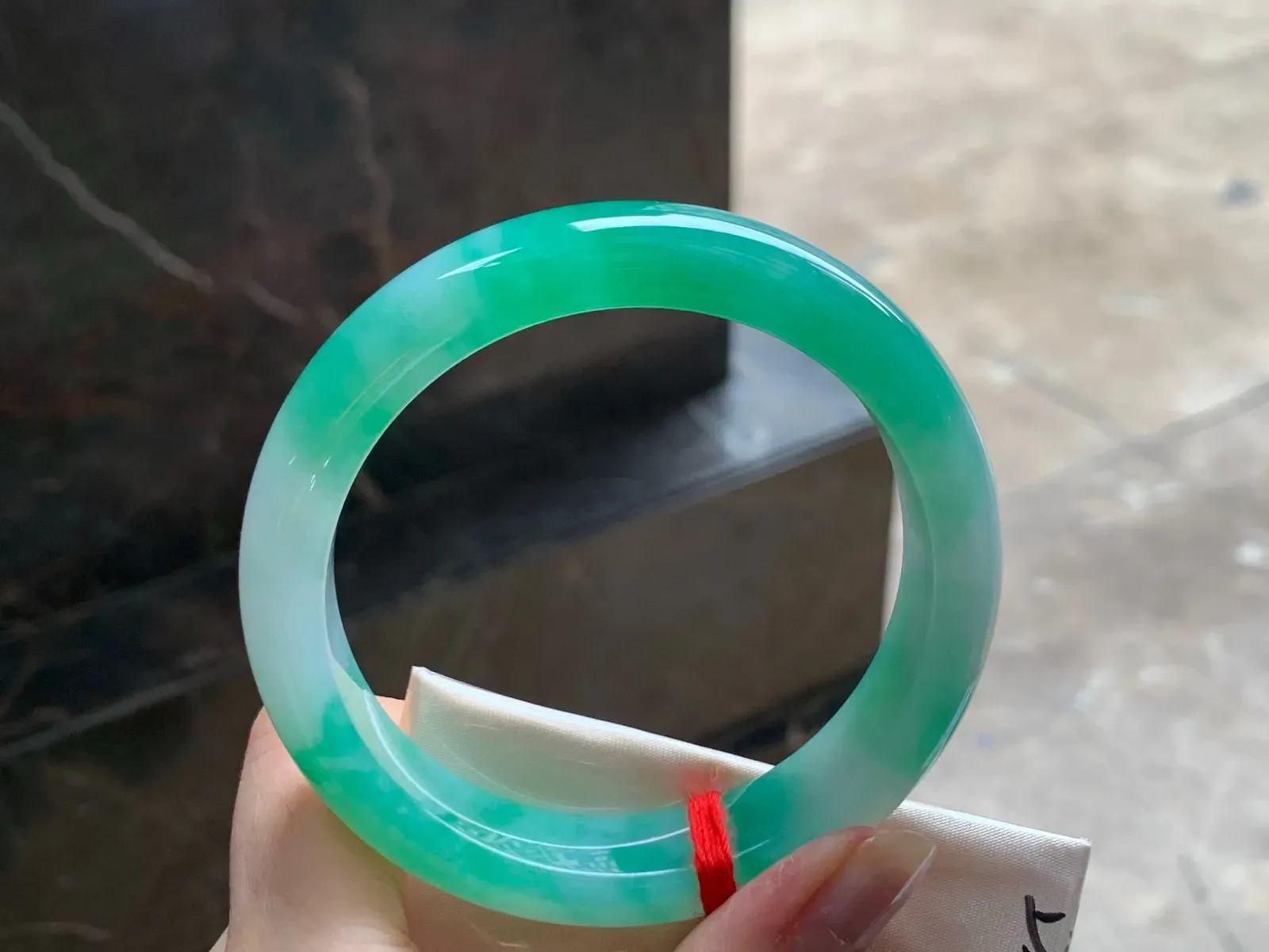 冰带色手镯
种好水润 58.2/13.9/8.8mm
