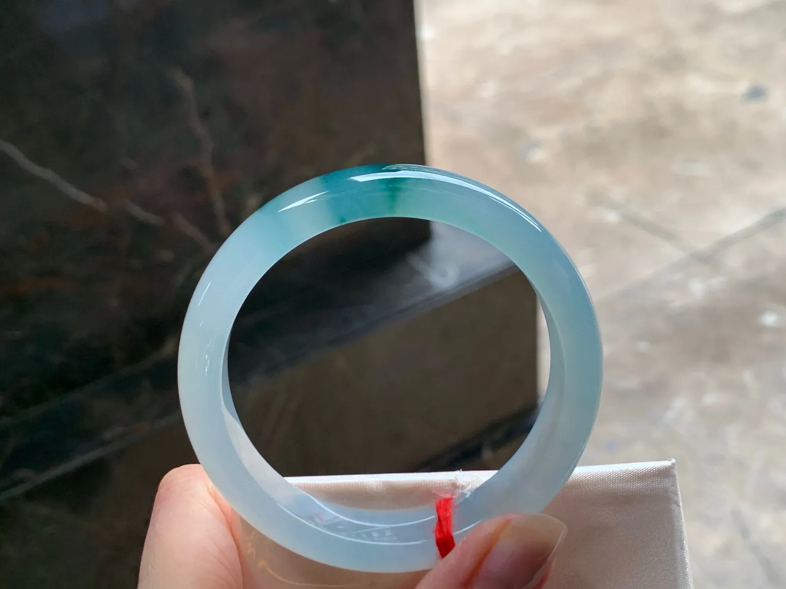 冰飘花手镯
种好水足 52.8/12.5/7.4mm