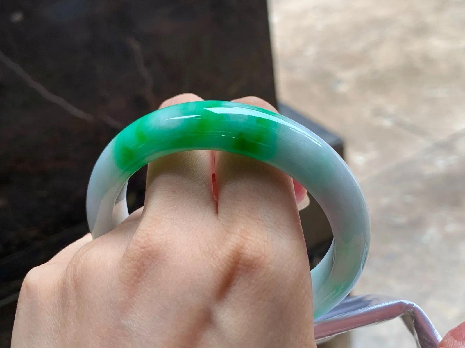 阳绿手镯
细腻清爽 59.3/13.9/9mm