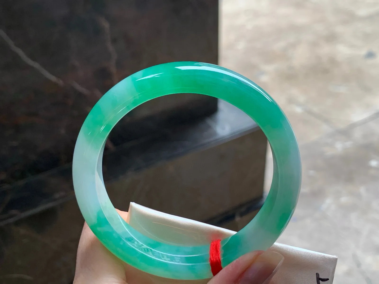 冰带色手镯
种好水润 58.2/13.9/8.8mm