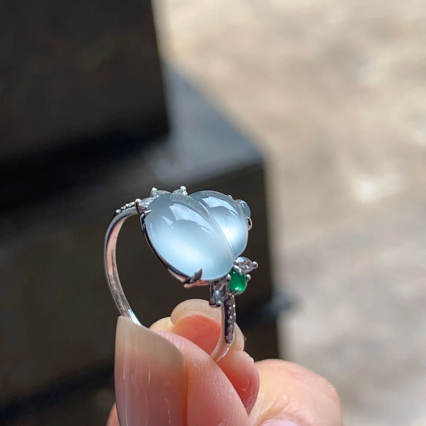 高冰葫芦戒指
种老 真金镶嵌