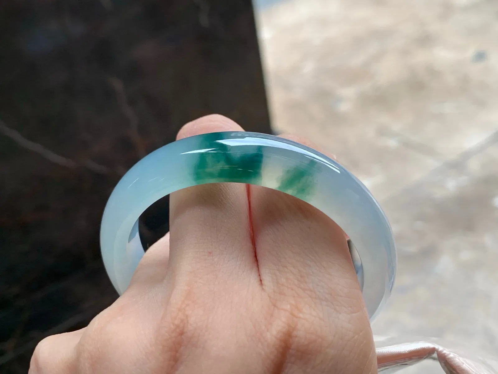 冰飘花手镯
种好水足 52.8/12.5/7.4mm