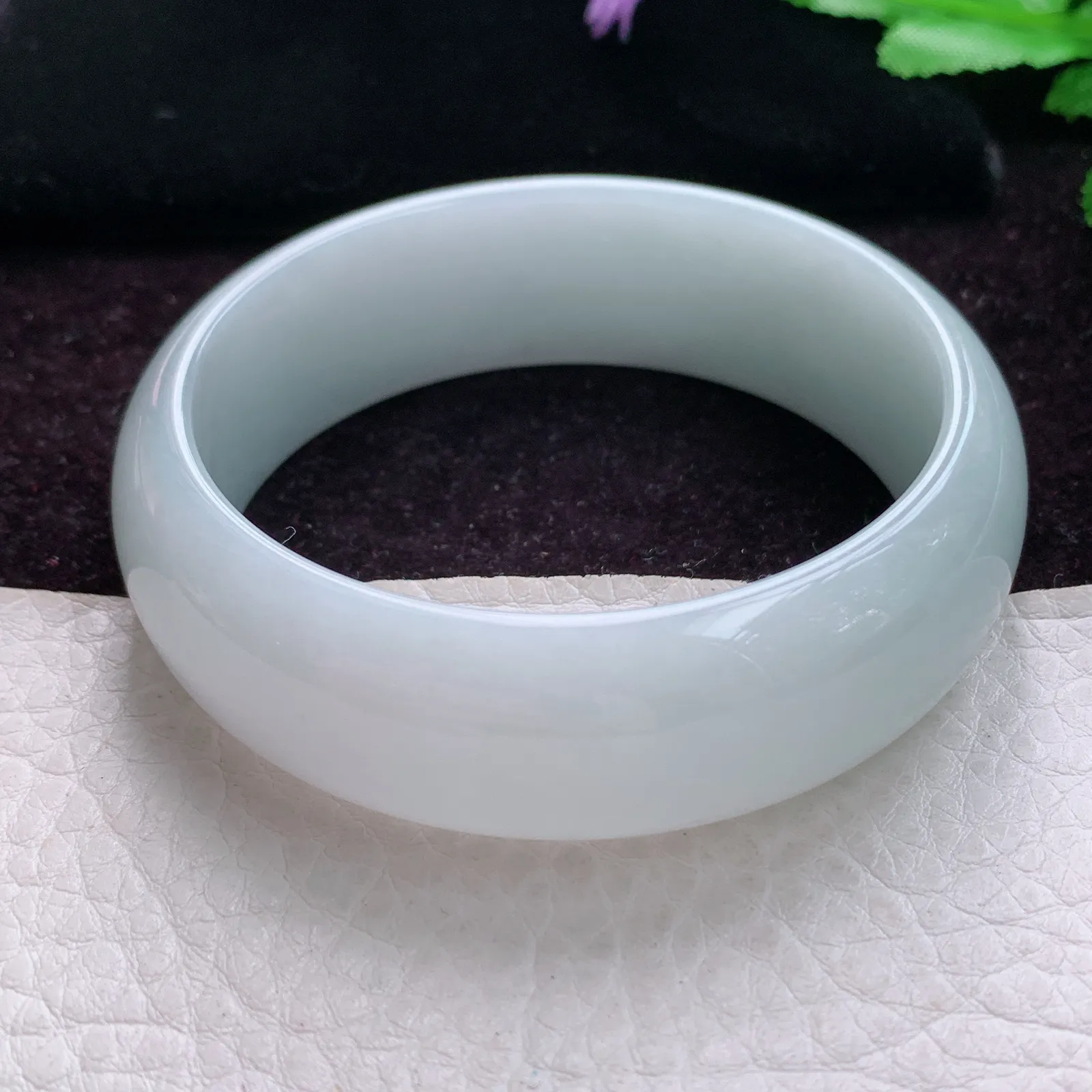 js实拍56*18.8*7轮胎镯 缅甸翡翠A货玉手镯淡雅宽边玉手环