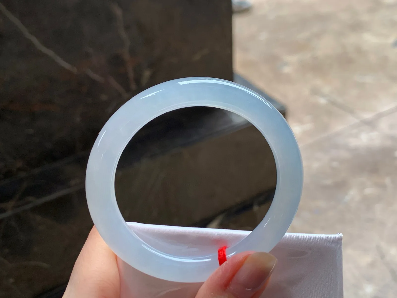 冰种细圆条手镯
种好水足 51.5/8.8mm