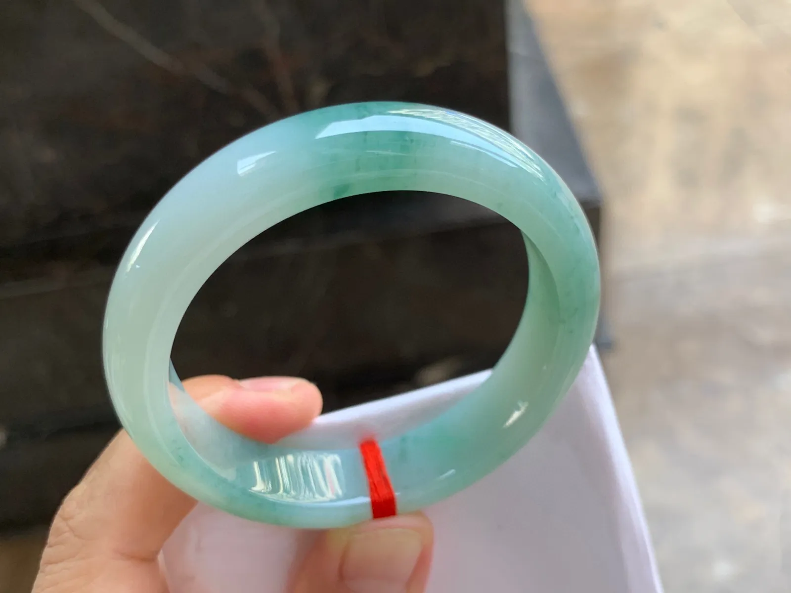 51-12.5-7.5mm
飘花手镯 底子细腻 水润