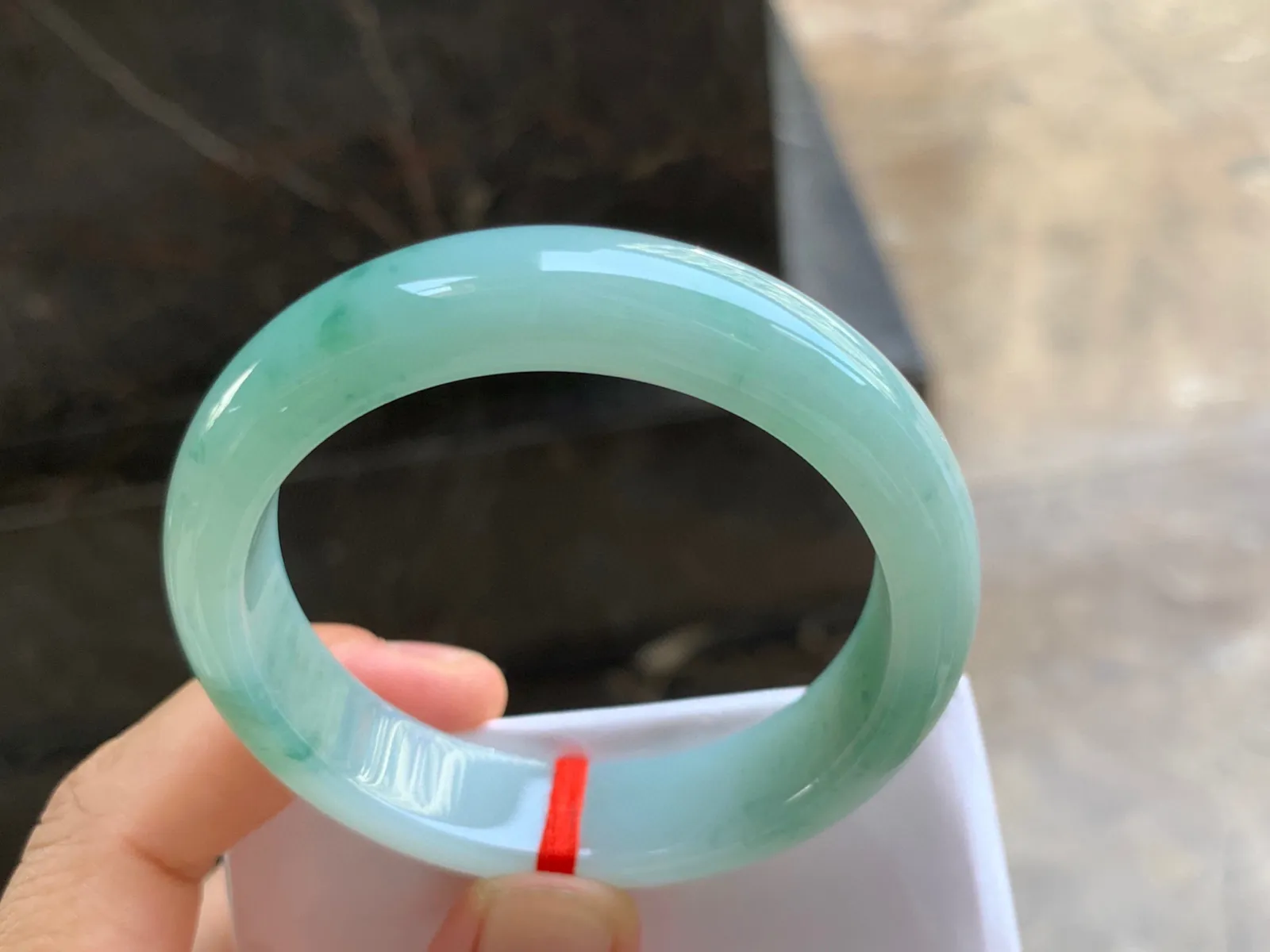 51-12.5-7.5mm
飘花手镯 底子细腻 水润