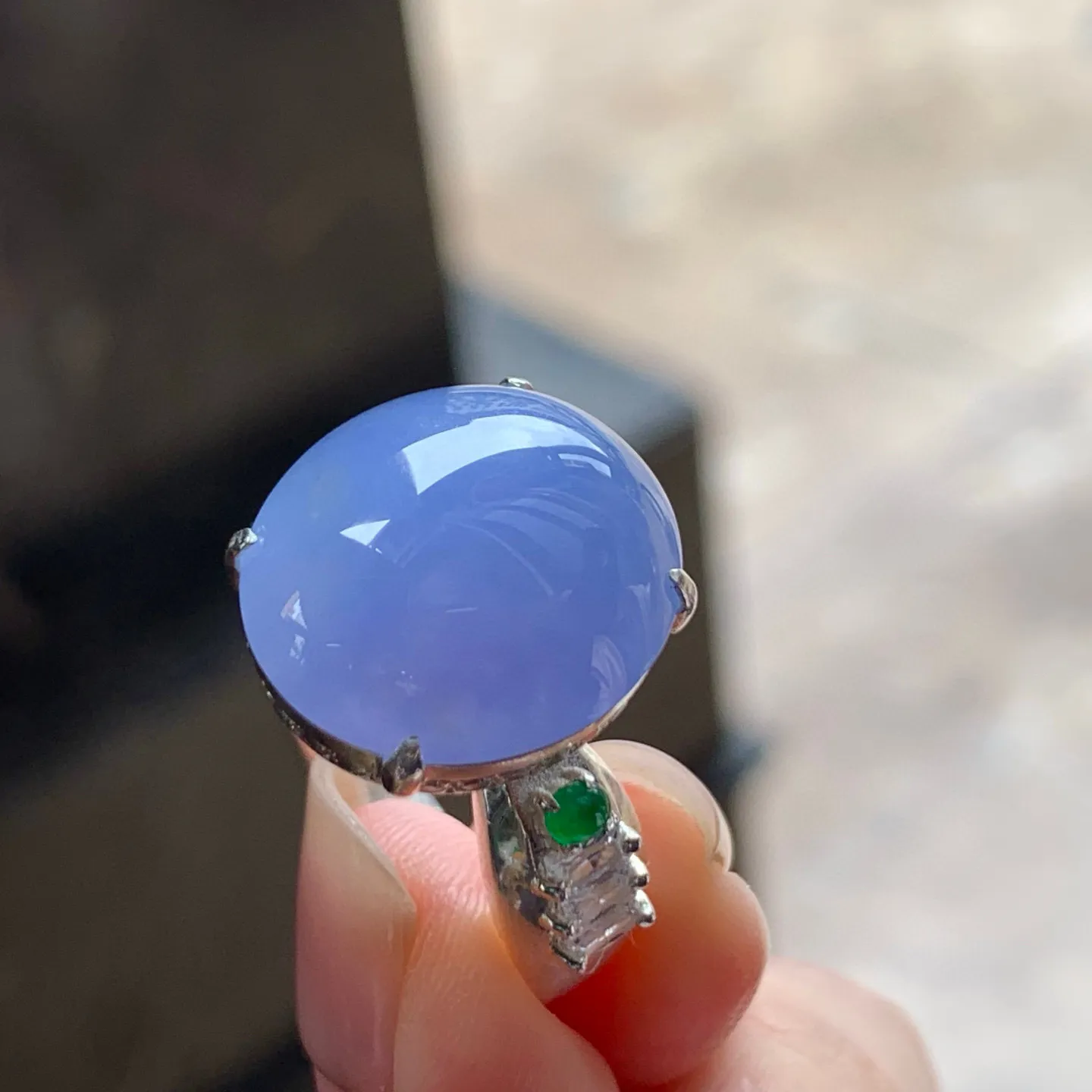 紫罗兰蛋面
水润 大气品相好 铜托