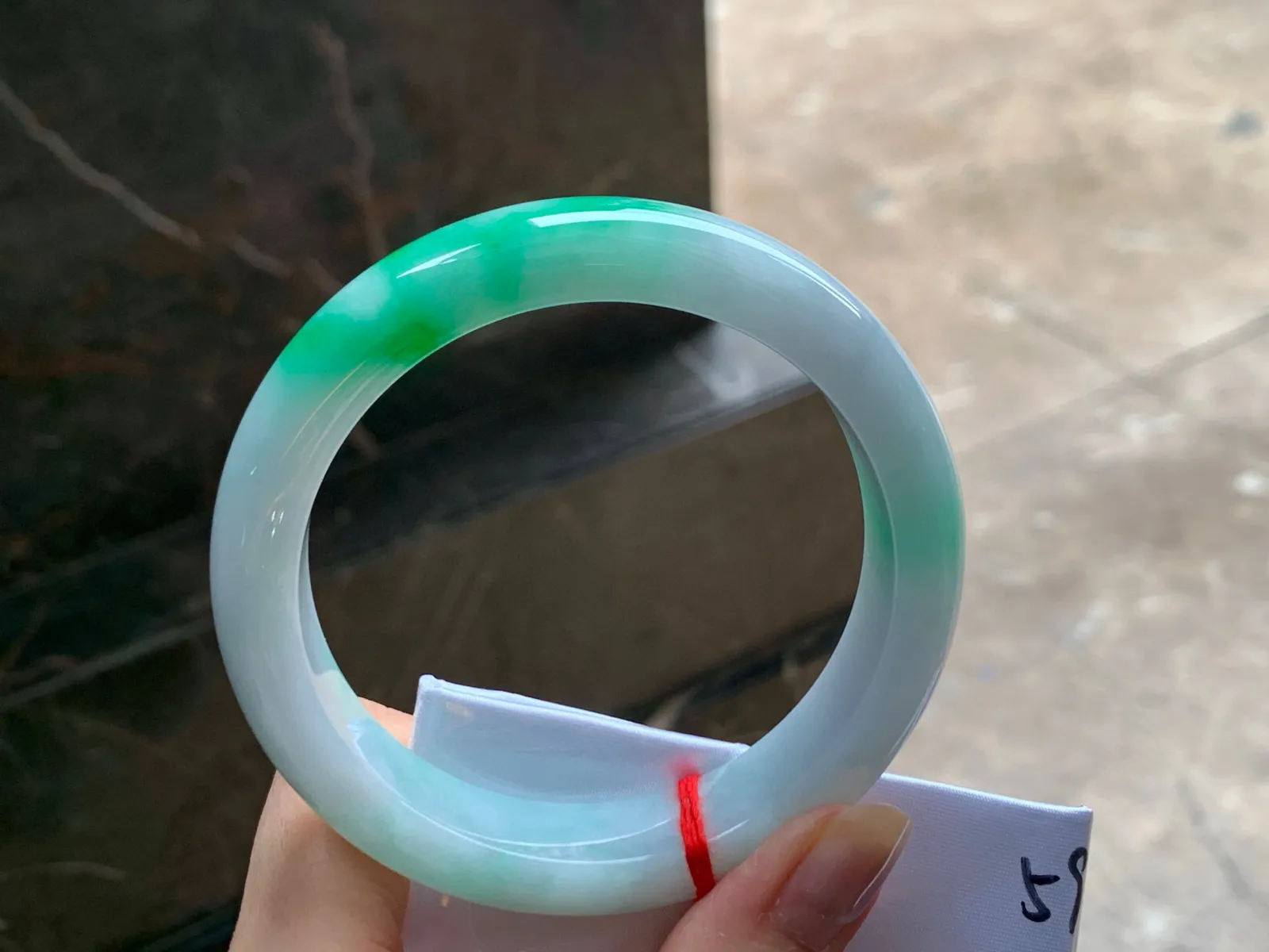阳绿手镯
细腻清爽 59.3/13.9/9mm
