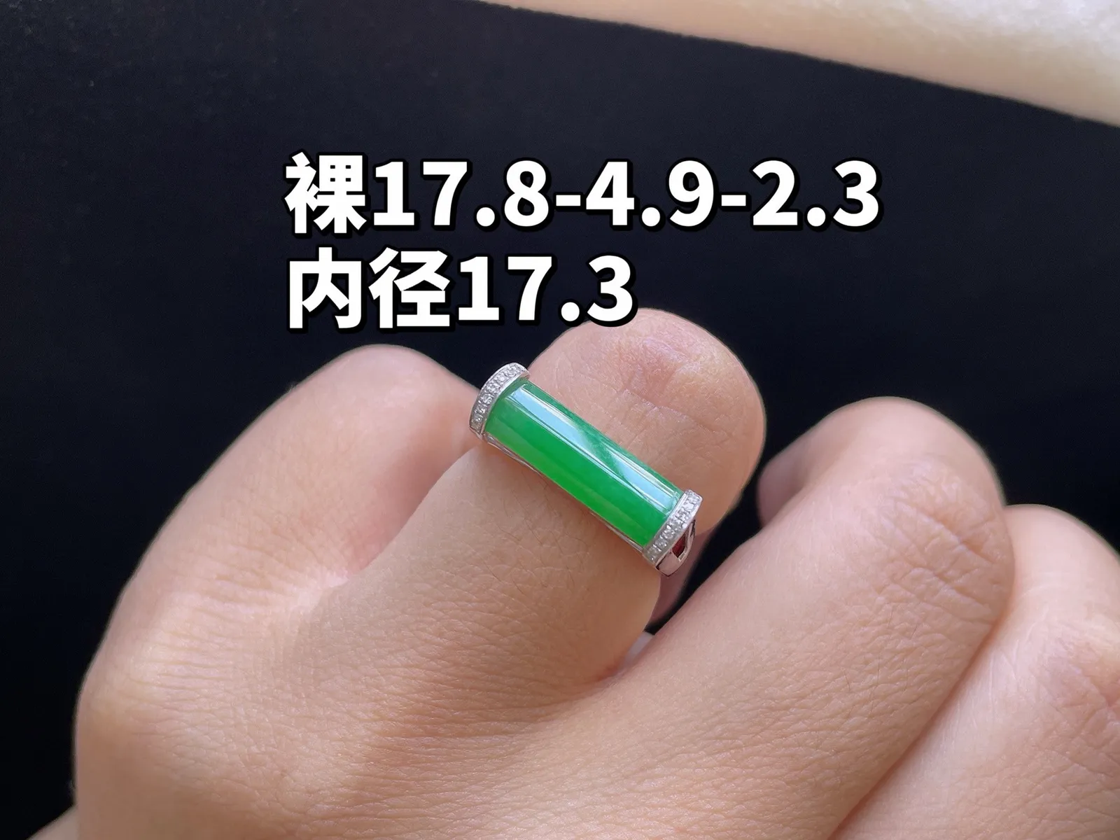18K 满色·马鞍戒指

裸17.8-4.9-2.3
内径17.3