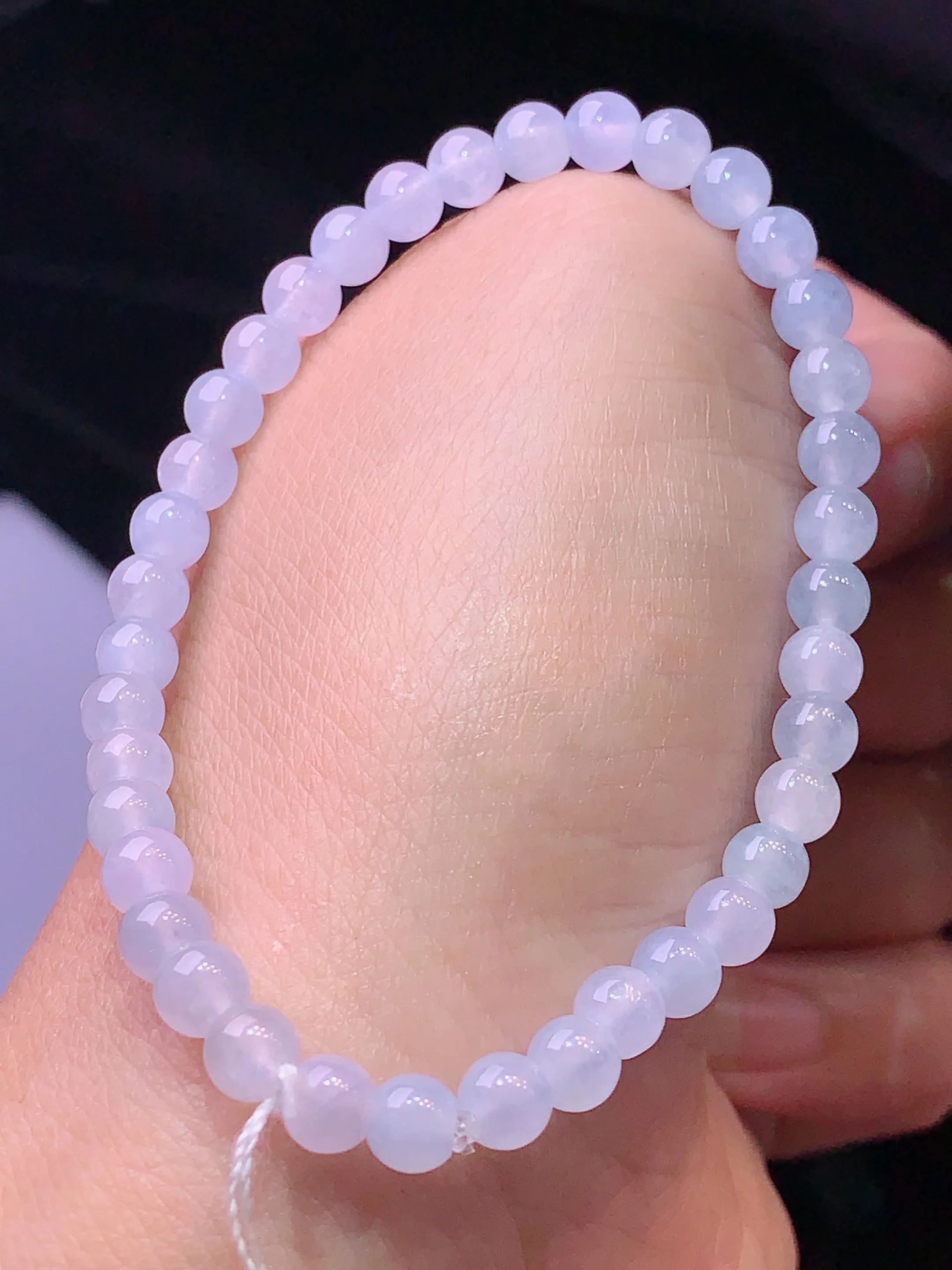 冰种圆珠手链 玉质细腻 色泽清新艳丽 整体尺寸4.9