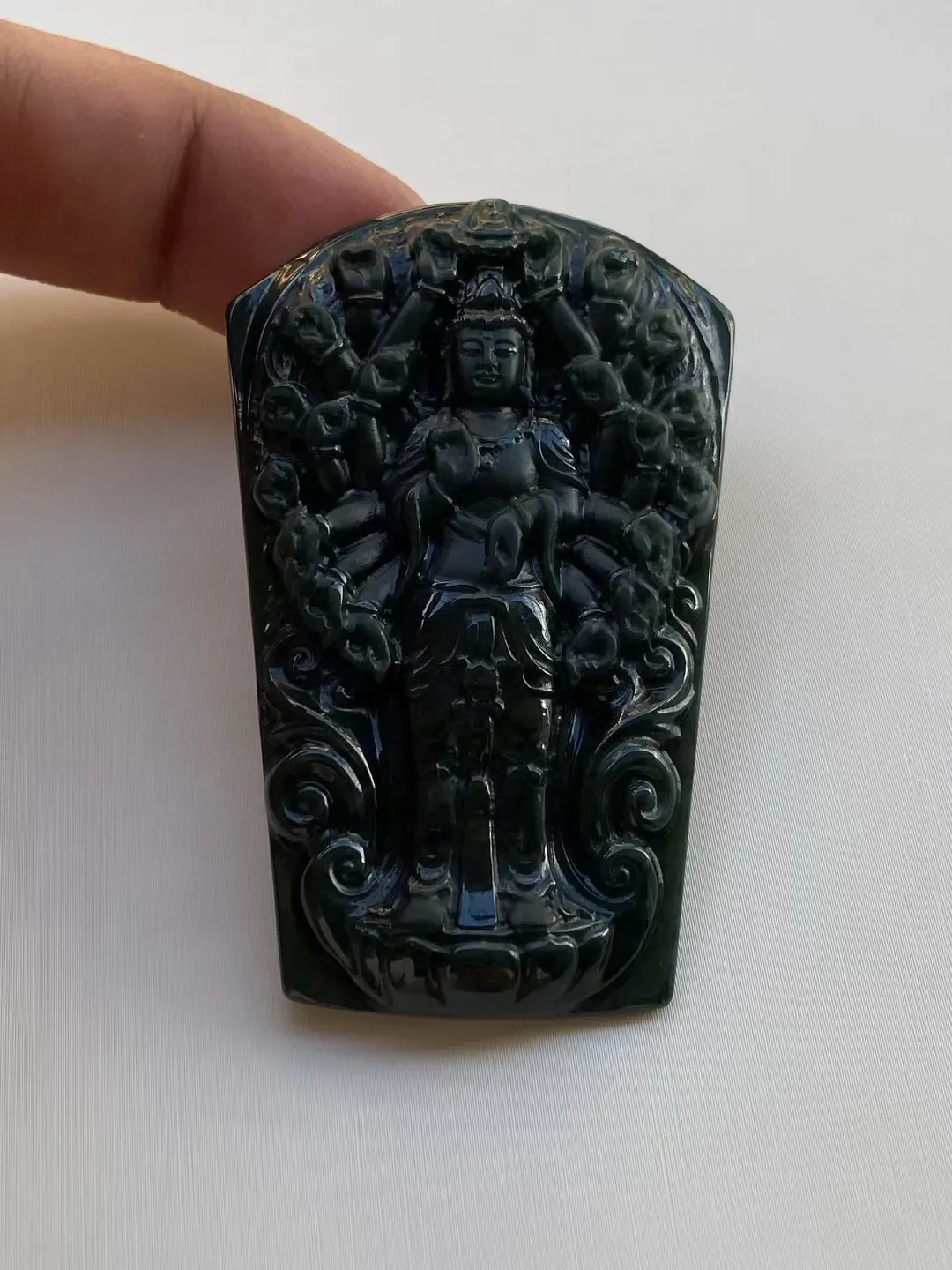 墨翠【千手观音】细腻干净，黑度好，性价比高，雕工精湛，打灯透绿‘