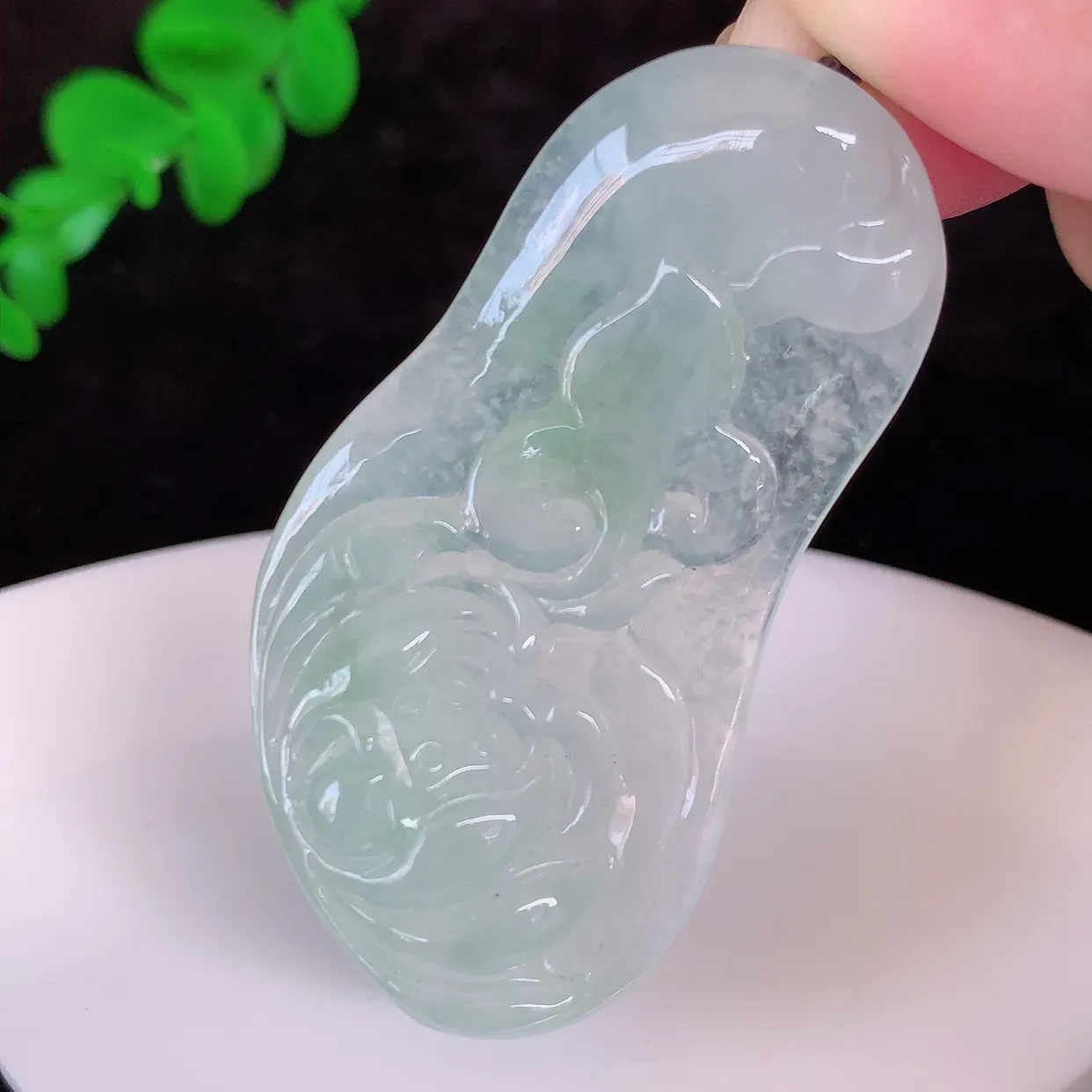 自然光实拍，冰种翡翠花花开富贵荷花玉坠，财源广进，自然隐逸、荷本是素不着尘之物，有和美之寓意。#41.12