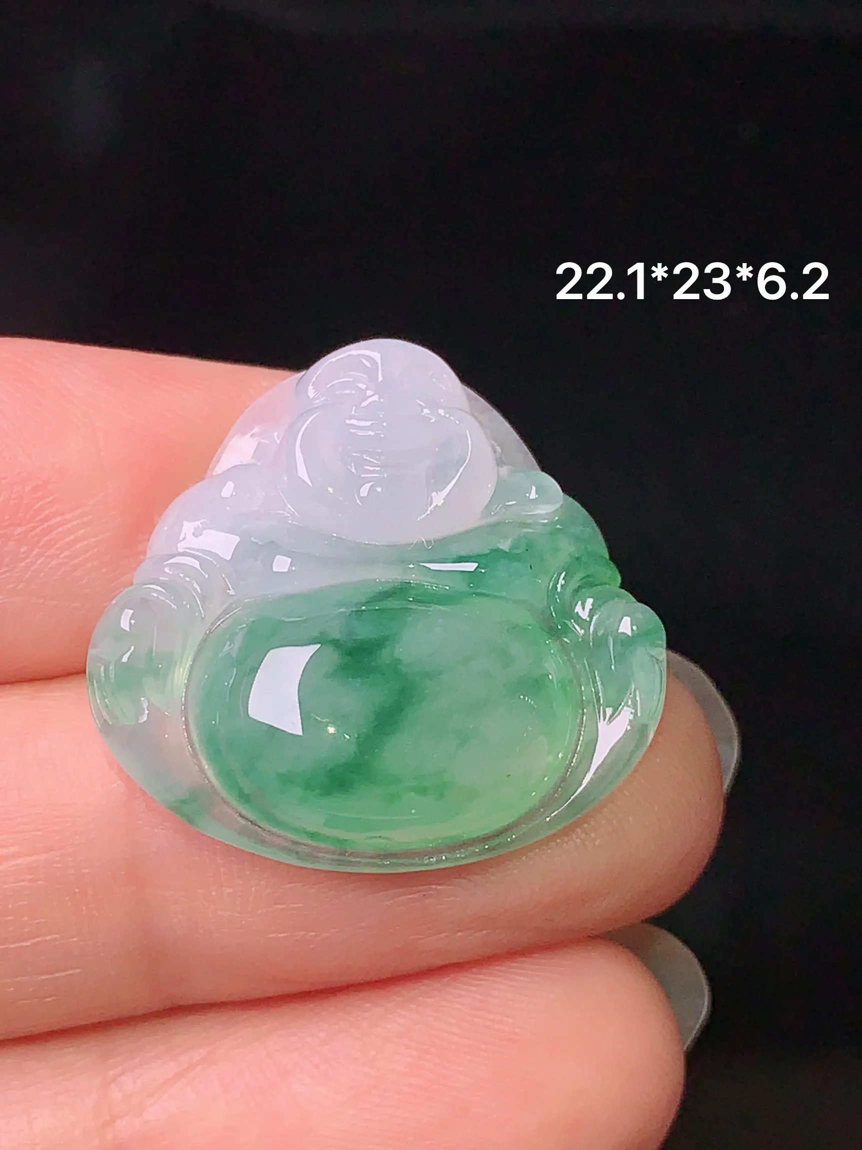 飘绿佛公吊坠 玉质细腻 色泽清新艳丽 整体尺寸22.1*23*6.2