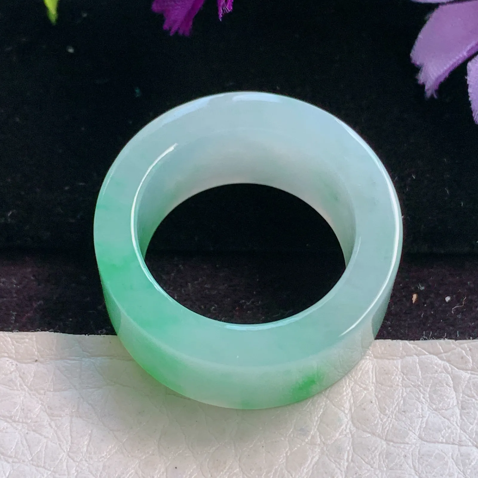 xqa实拍21*12*4.5缅甸翡翠精雕冰绿21mm内径扳指 玉戒指