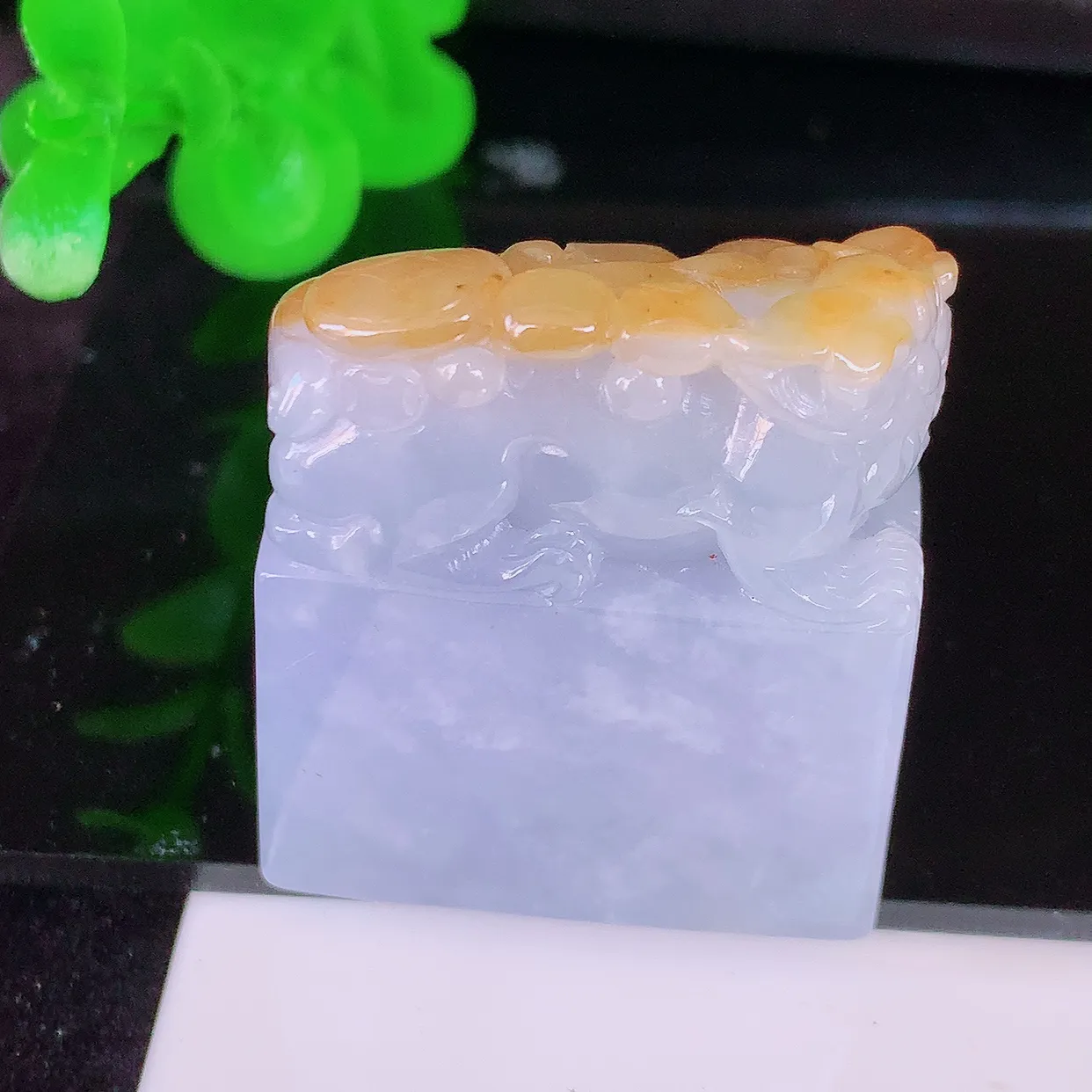 自然光实拍，冰润紫罗兰、黄翡双彩招财貔貅印章，民间有“一摸貔貅运程旺盛，再摸貔貅财运滚滚，三摸貔貅平步青云 ”的美好祝愿。#1.16