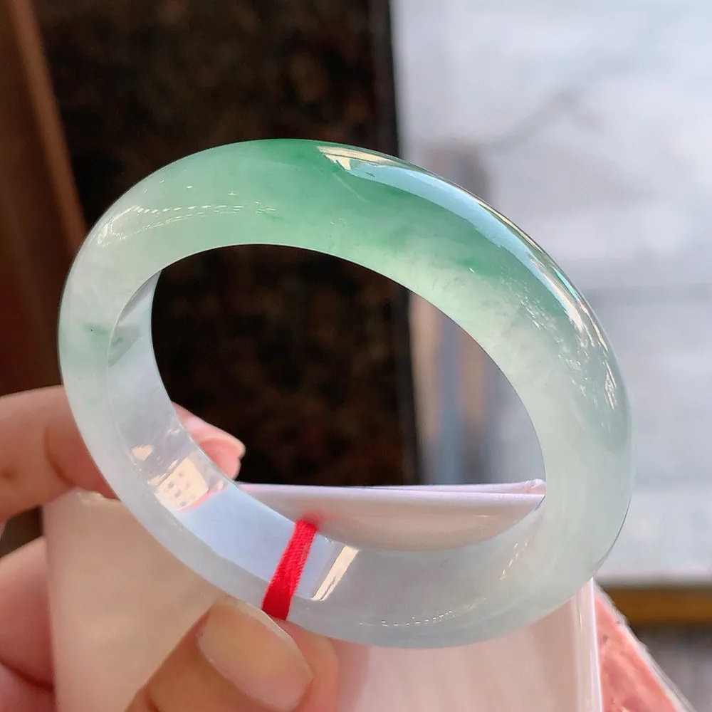 正圈冰玻绿花 一丝细线 尺寸:49.3/12.7/8.2 种水好