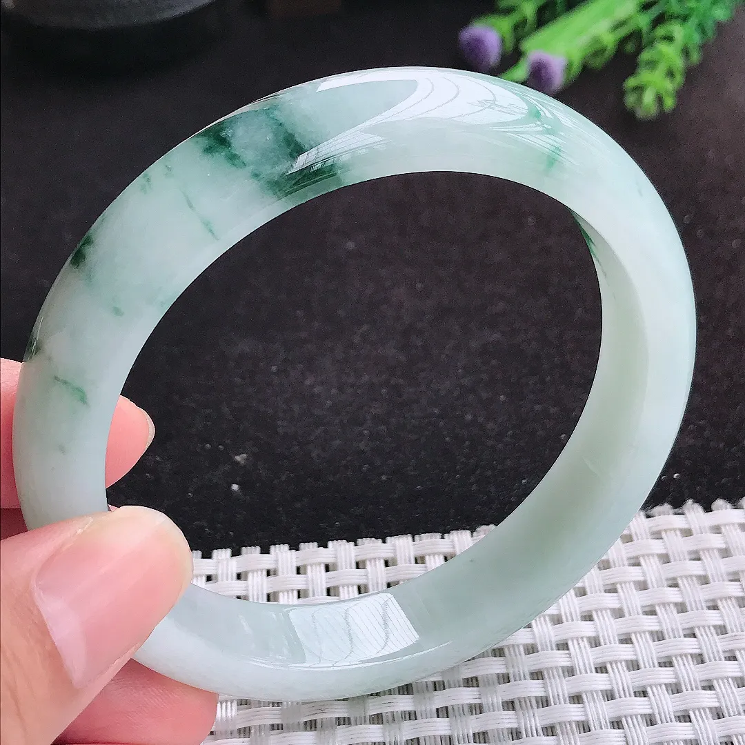 自然光63/13/8.5大圈口老坑精美冰润飘花手镯天然翡翠玉镯女款百搭