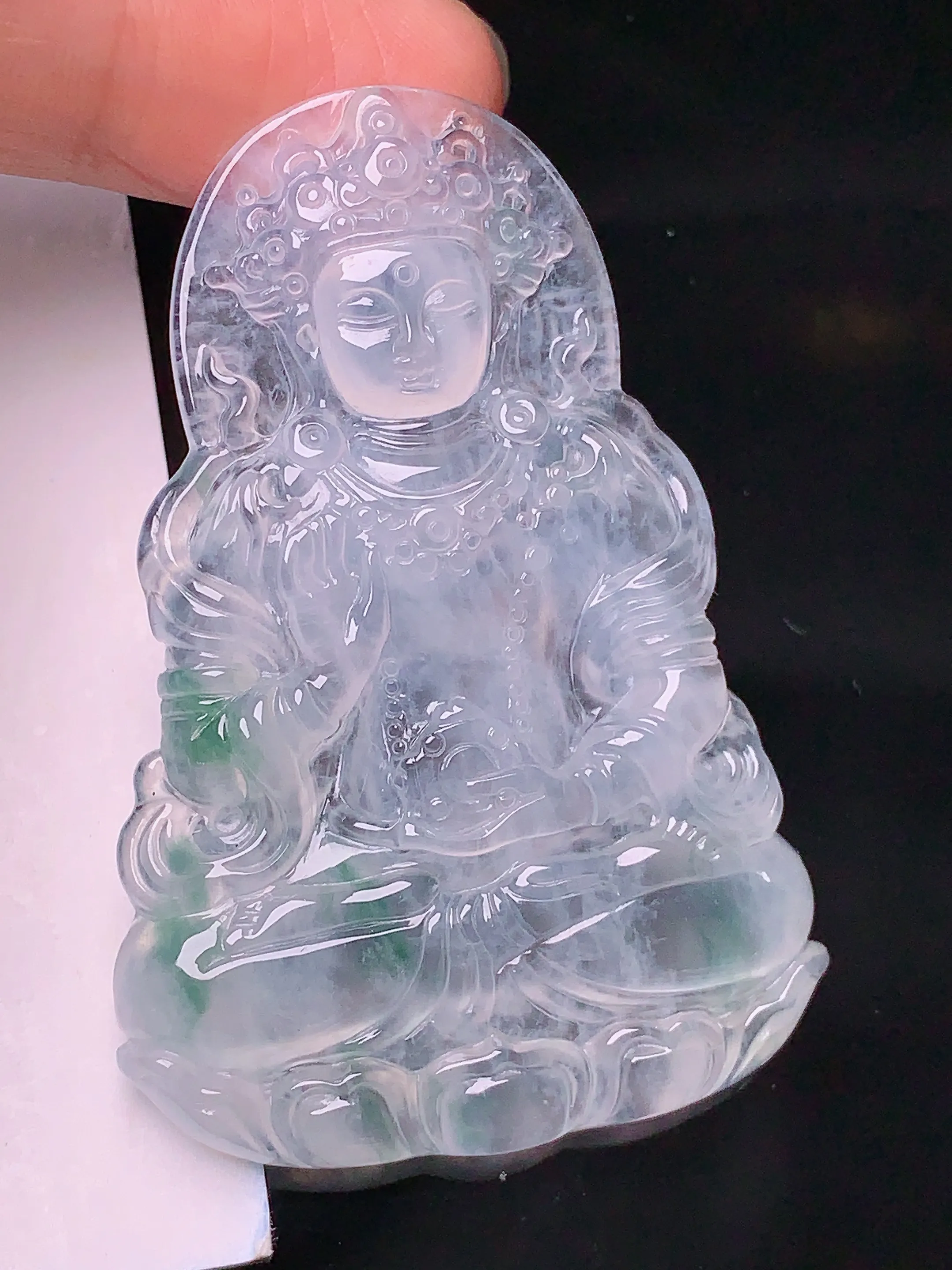 冰种飘绿度母观音吊坠 玉质细腻 色泽清新艳丽 整体尺寸55.7*38*5.5