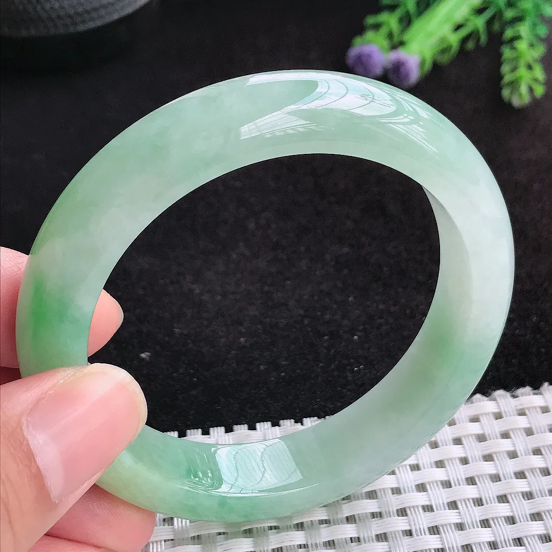 自然光56/13/8.8老坑精美冰润黄加绿手镯天然翡翠玉镯女款百搭