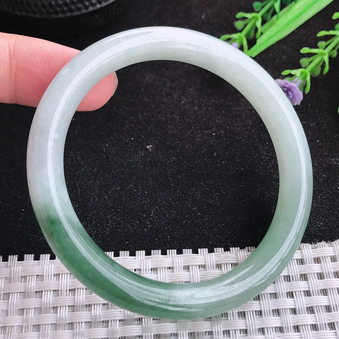 自然光56/8.6/8.3老坑秀气温润飘花圆条手镯天然翡翠玉镯女款百搭