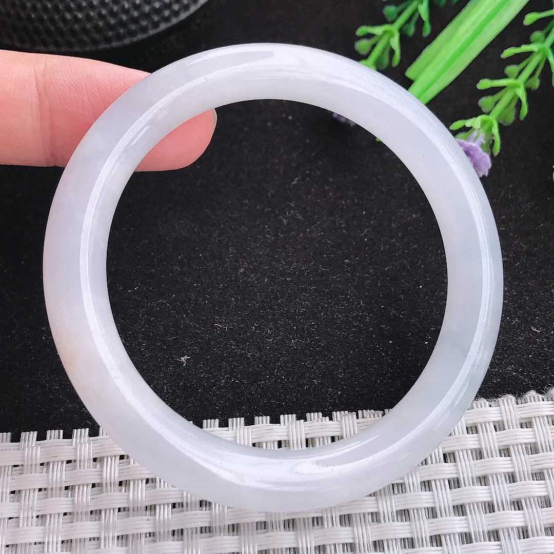 自然光52.5/8.5老坑秀气冰润白月光圆条手镯天然翡翠玉镯女款百搭