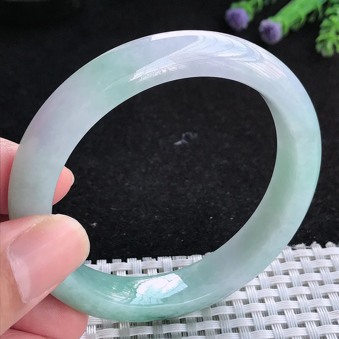 自然光56.5/12/8.5老坑精美温润飘花手镯天然翡翠玉镯女款百搭