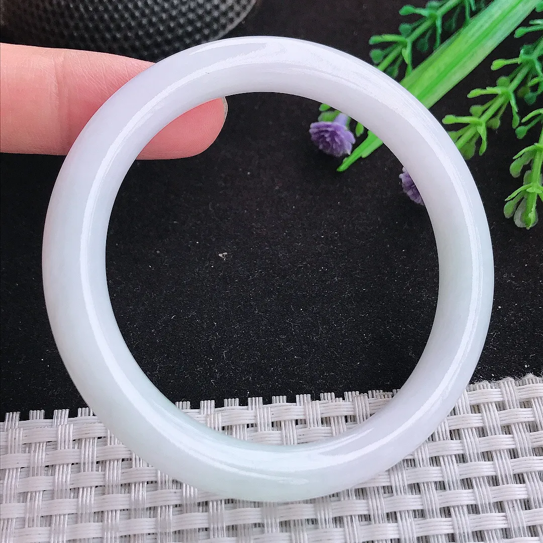 自然光55.5/8.5/8.7老坑秀气温润月光白圆条手镯天然翡翠玉镯女款百搭