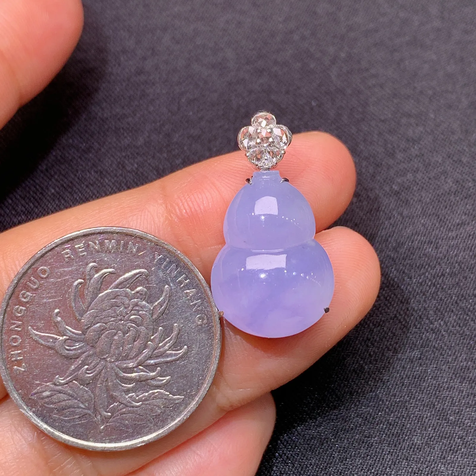 冰紫罗兰葫芦吊坠，18k金镶嵌，温润细腻，颜色浓郁 尺寸24.5*12.9*10.1