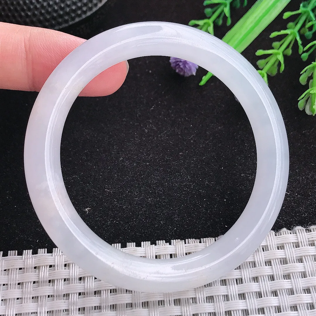 自然光52.5/8.5老坑秀气冰润白月光圆条手镯天然翡翠玉镯女款百搭