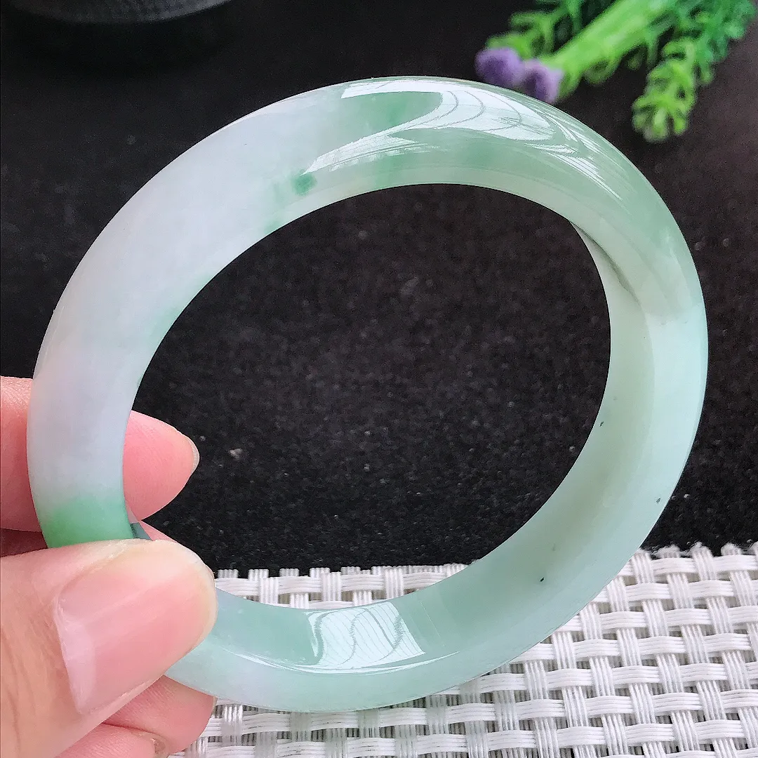 自然光59/13.1/8.8老坑冰胶水灵飘绿手镯天然翡翠玉镯女款百搭