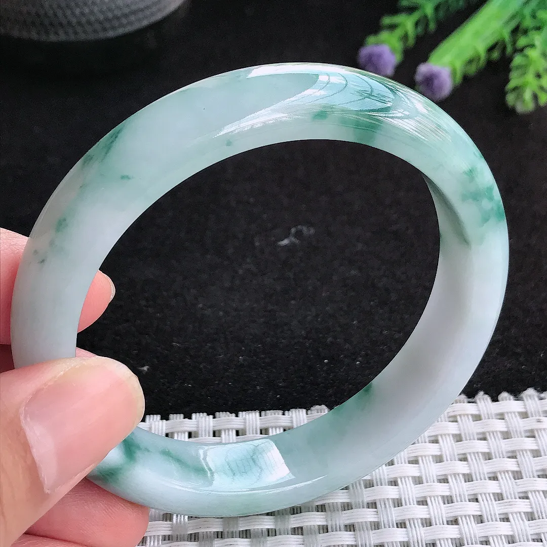 自然光58.5/13/8.2老坑精美冰润飘花手镯天然翡翠玉镯女款百搭