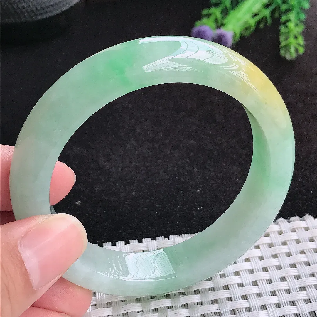 自然光56/13/8.8老坑精美冰润黄加绿手镯天然翡翠玉镯女款百搭