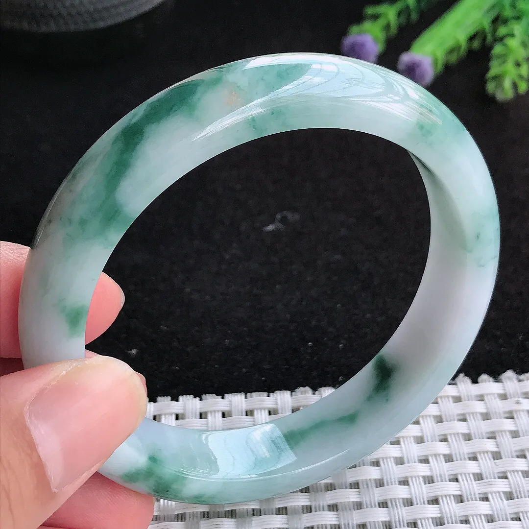 自然光58.5/13/8.2老坑精美冰润飘花手镯天然翡翠玉镯女款百搭