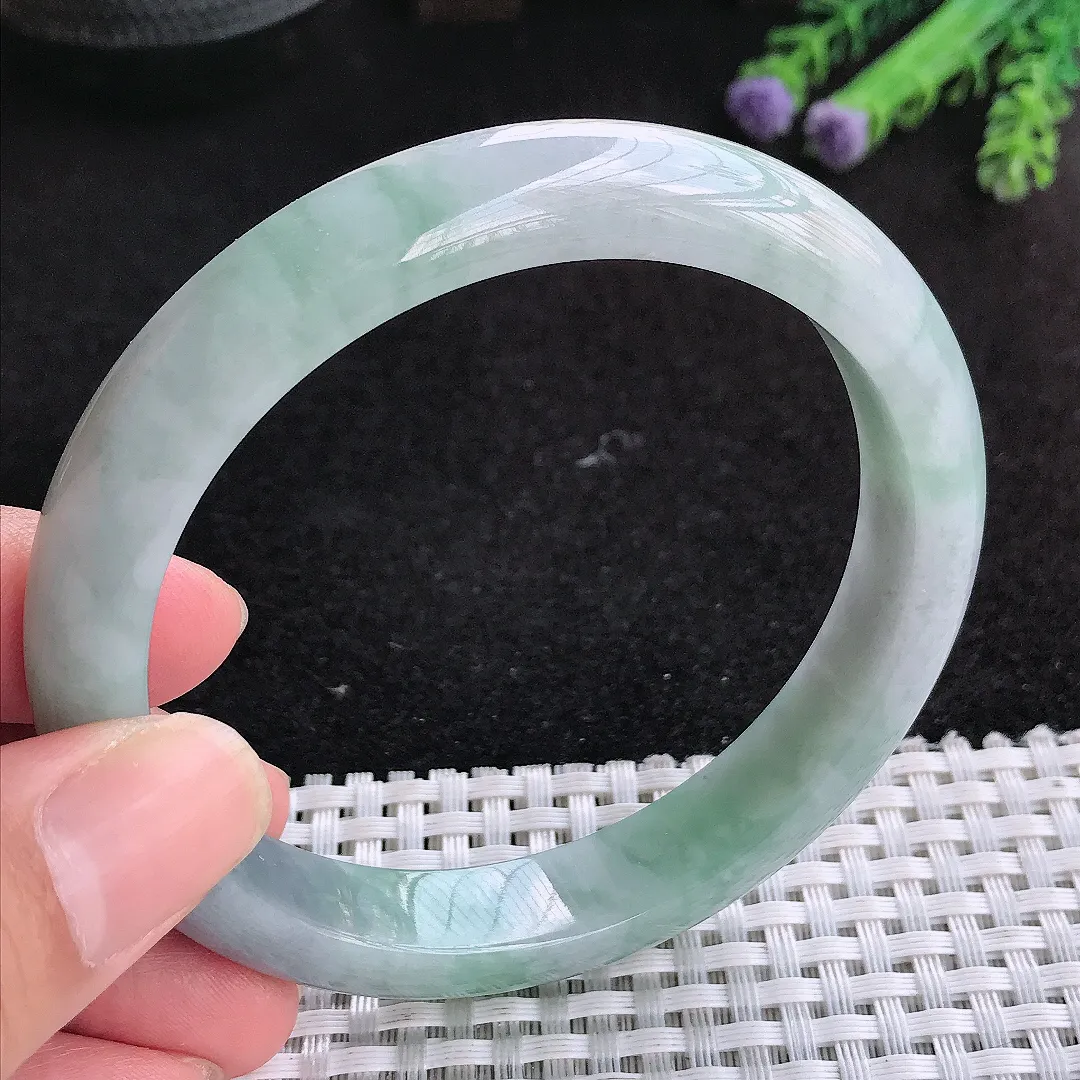 自然光61.5/11.4/8.2大圈口老坑精美温润飘花手镯天然翡翠玉镯女款百搭