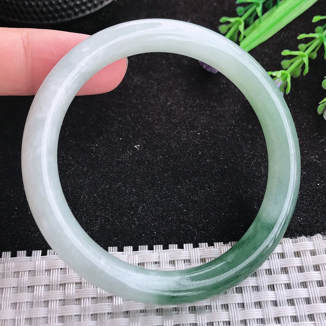 自然光56/8.6/8.3老坑秀气温润飘花圆条手镯天然翡翠玉镯女款百搭