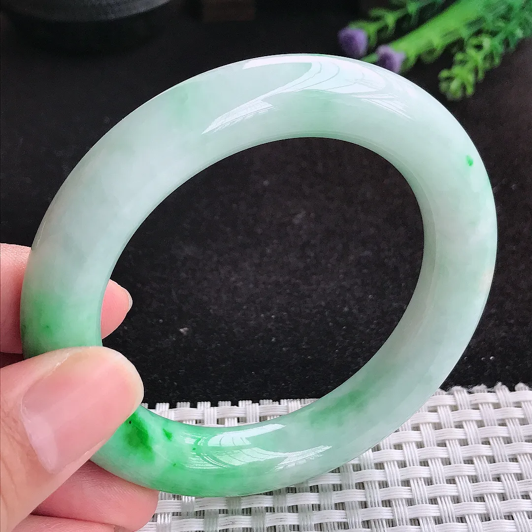 自然光56.5/12.9/12老坑精美温润飘阳绿胖圆条手镯天然翡翠玉镯女款百搭