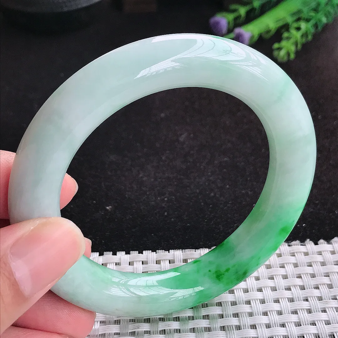 自然光56.5/12.9/12老坑精美温润飘阳绿胖圆条手镯天然翡翠玉镯女款百搭