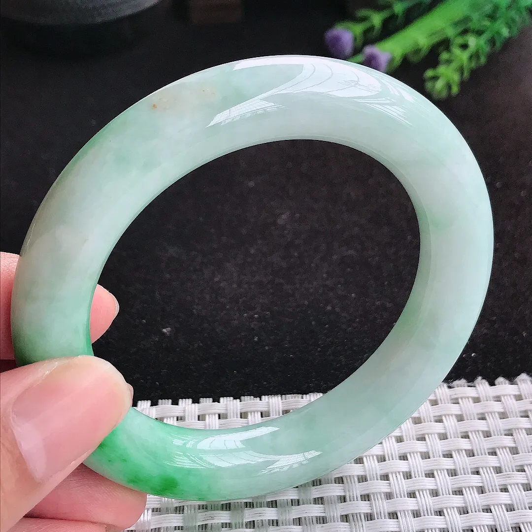 自然光56.5/12.9/12老坑精美温润飘阳绿胖圆条手镯天然翡翠玉镯女款百搭