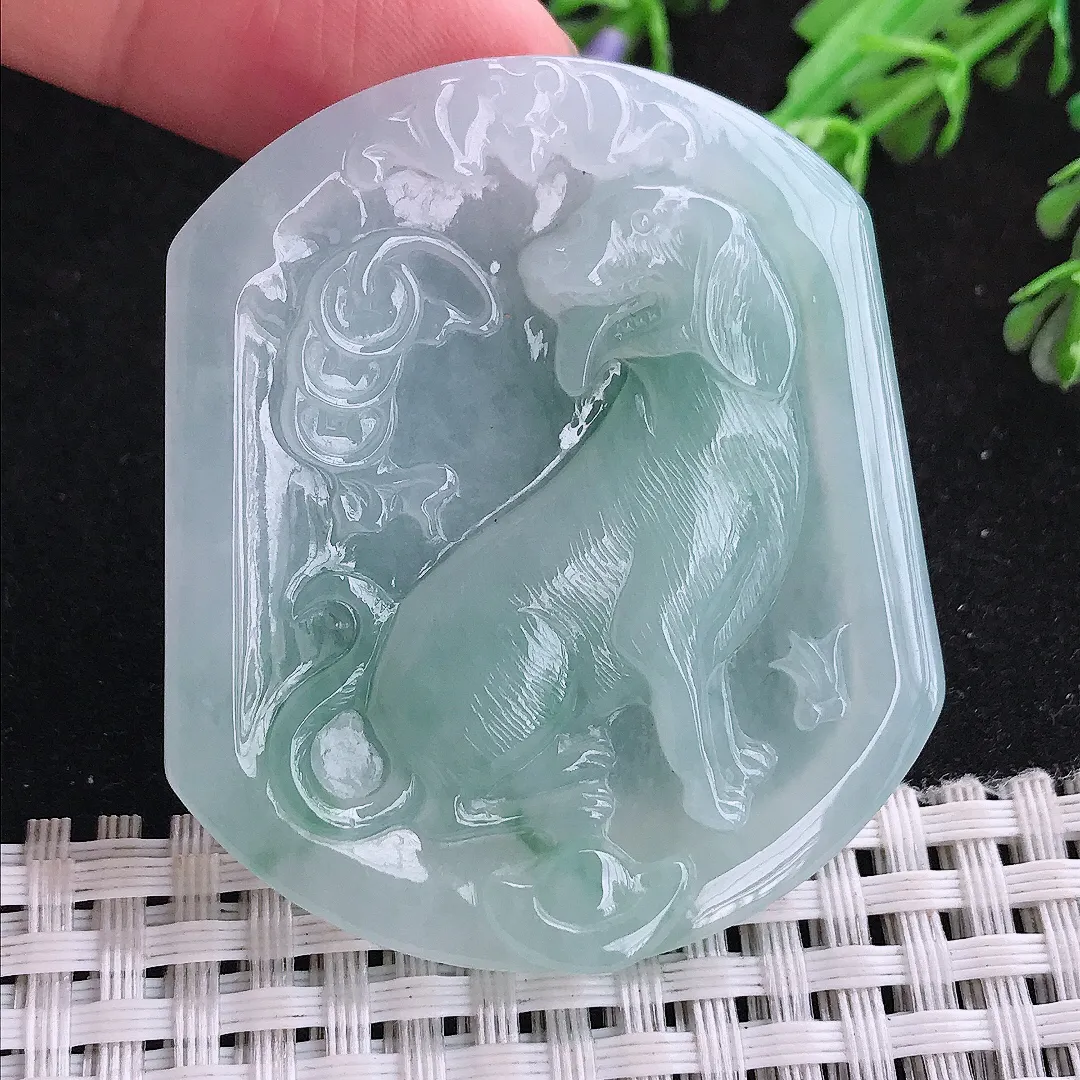 自然光50.8/44/5.6老坑冰胶水灵生肖狗旺财吊坠翡翠玉坠