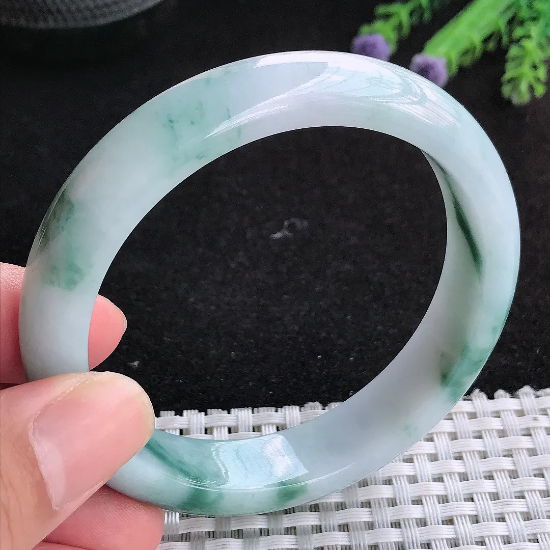 自然光58.5/13/8.2老坑精美冰润飘花手镯天然翡翠玉镯女款百搭