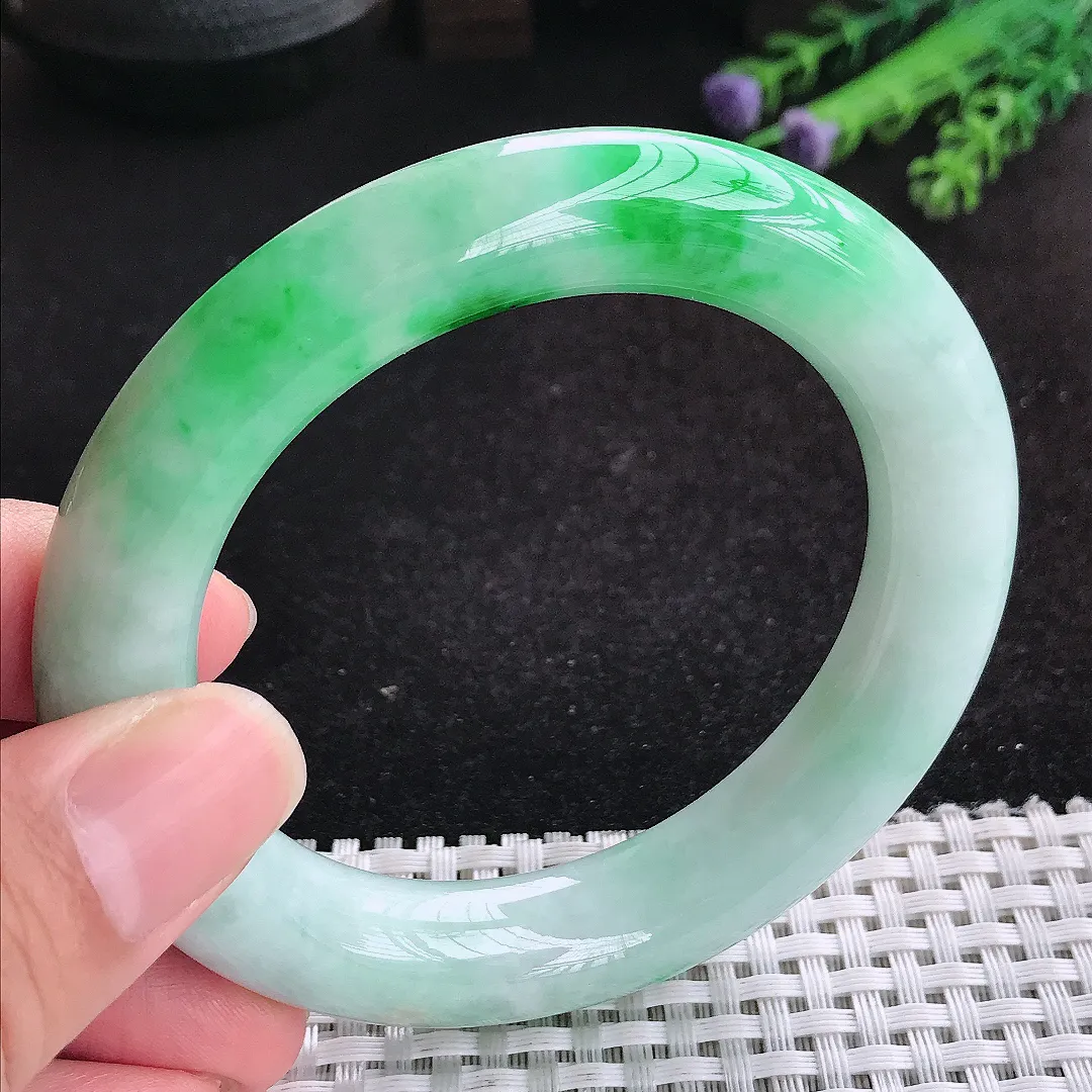自然光56.5/12.9/12老坑精美温润飘阳绿胖圆条手镯天然翡翠玉镯女款百搭