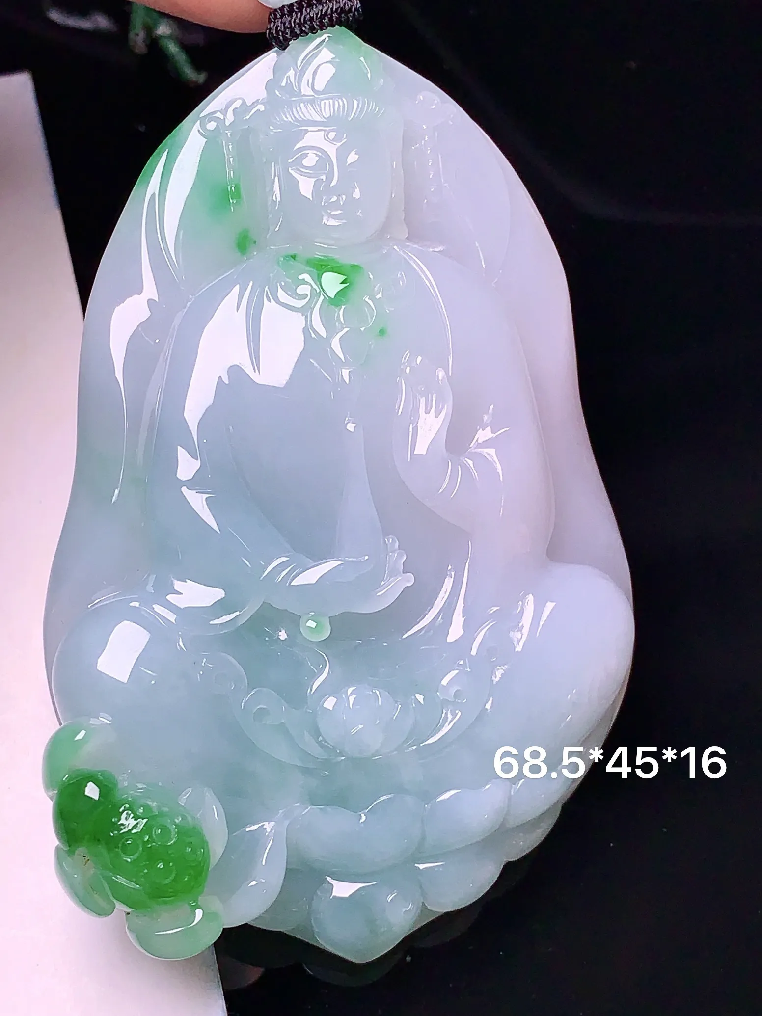 飘绿观音吊坠 玉质细腻 色泽清新艳丽 整体尺寸68.5*45*16