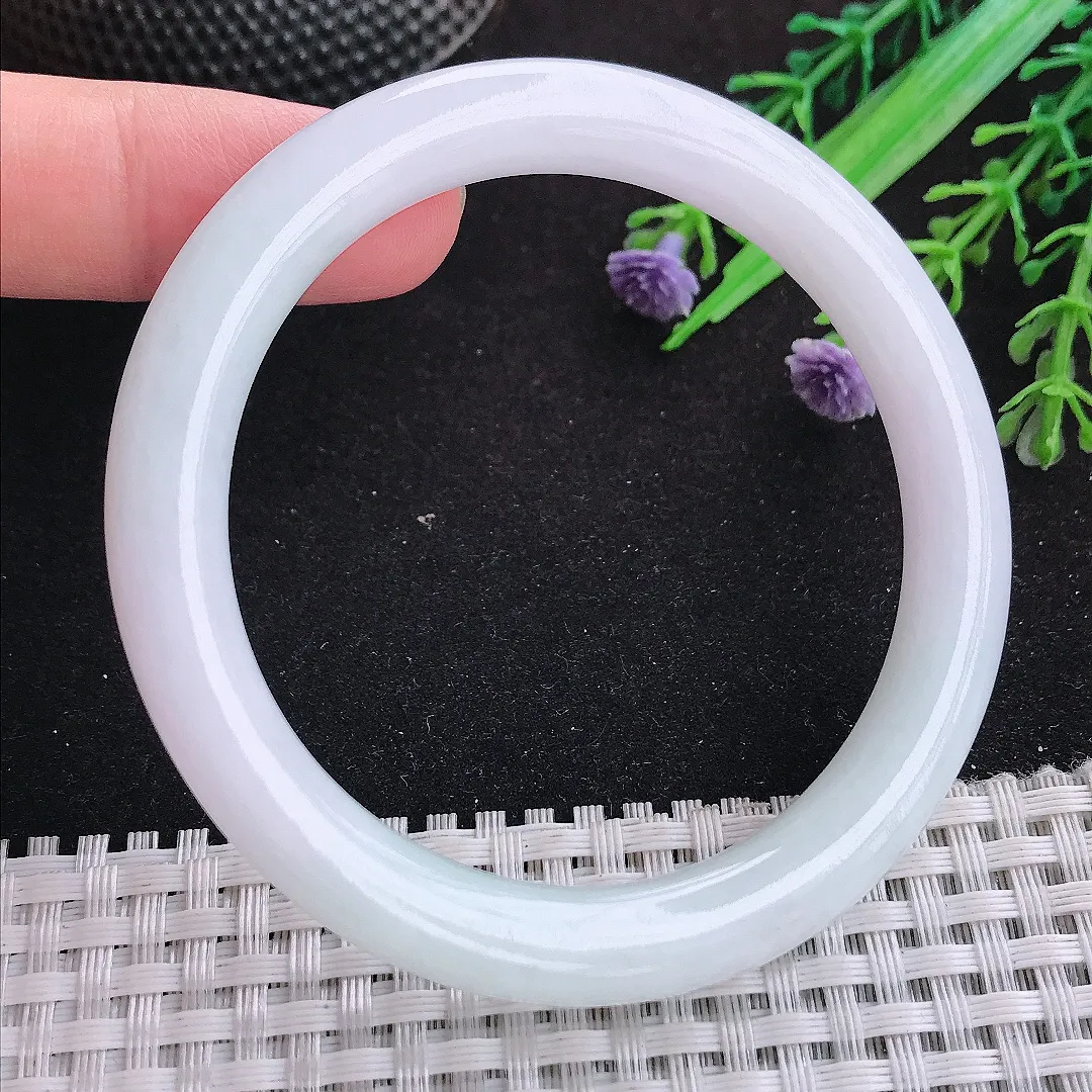 自然光55.5/8.5/8.7老坑秀气温润月光白圆条手镯天然翡翠玉镯女款百搭
