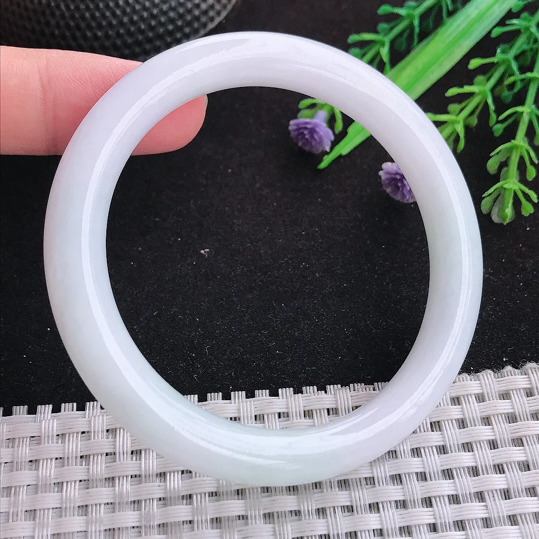 自然光55.5/8.5/8.7老坑秀气温润月光白圆条手镯天然翡翠玉镯女款百搭
